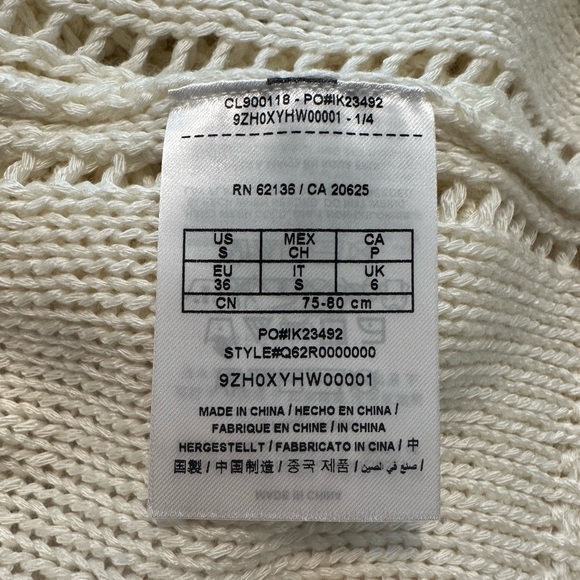 Bundle of 2 Guess Sweaters Size Small - Picture 8 of 15